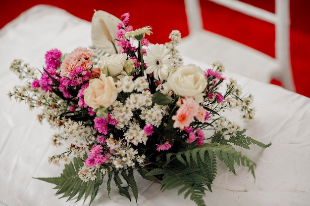 wedding table flower arrangements