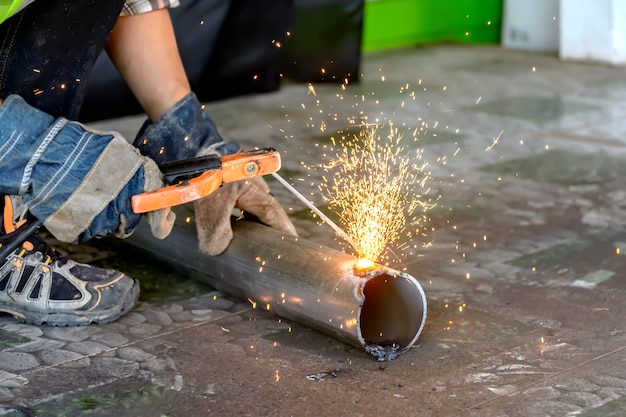 Welders Welding To prepare construction equipment