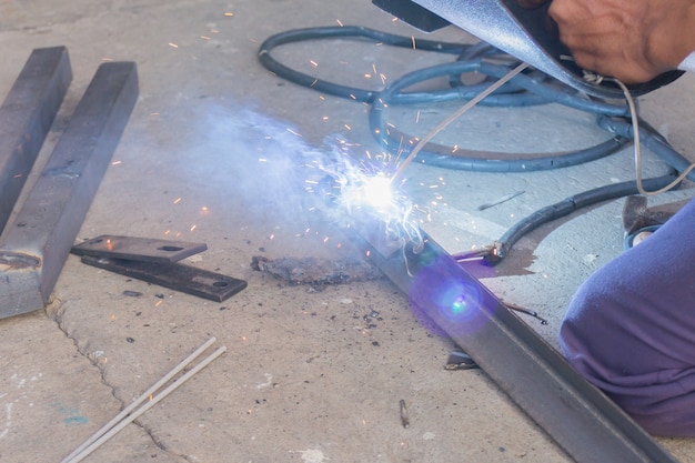 Welding steel with electricity