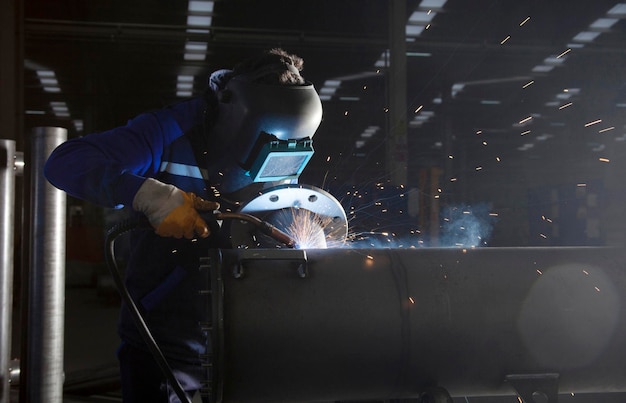 Welding workshop and welder