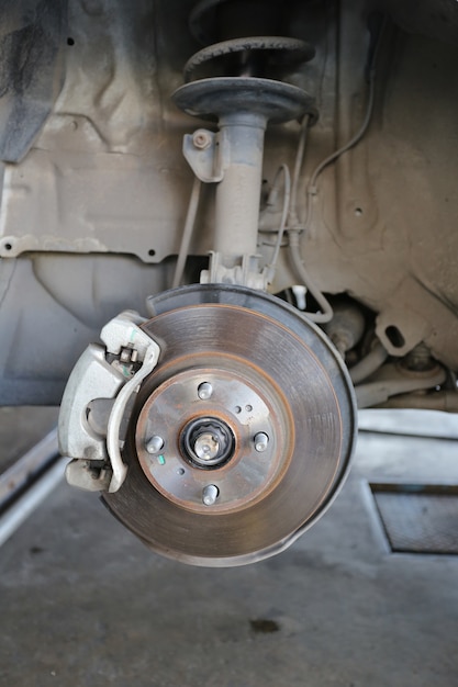 Wheel hub of a car in repair of the damage.