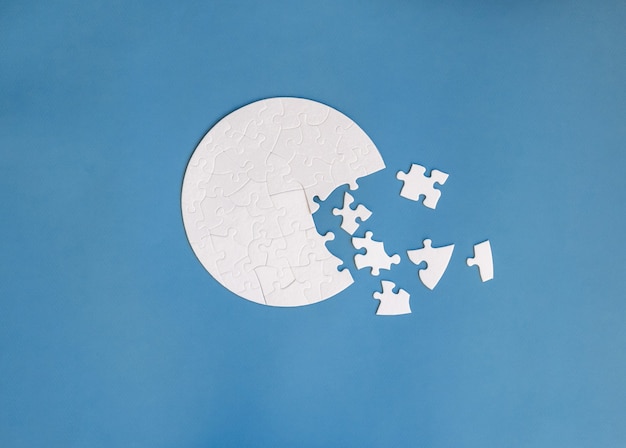 White round shaped jigsaw puzzle