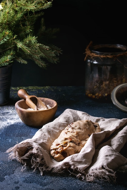 Wholegrain dough for stollen