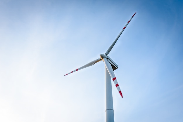 Wind turbine for electric power on the field