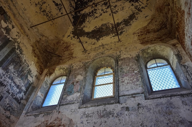 Window arch in an abandoned temple