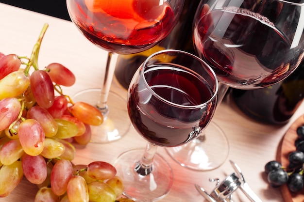 Wine and grapes on the table