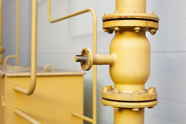 Wiring the gas pipes near the transfer point Energy production