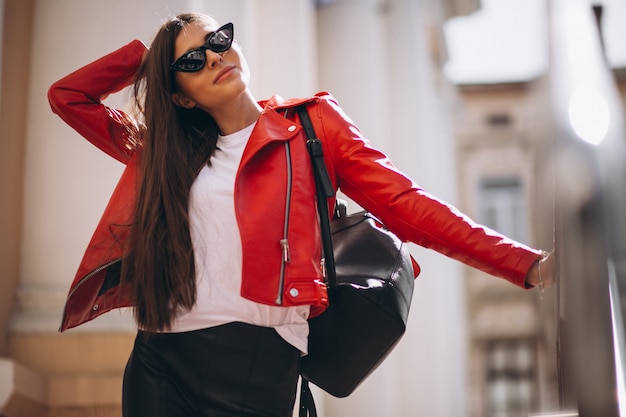 Photo woman happy in red