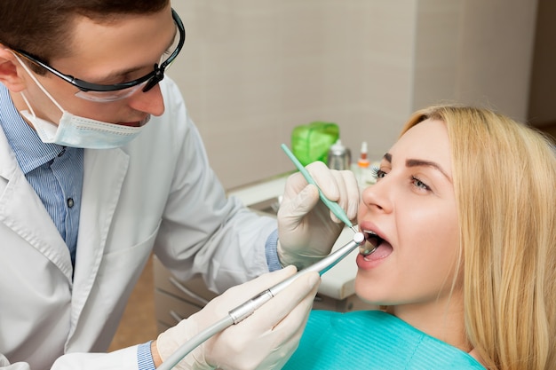 woman seeing a dentist