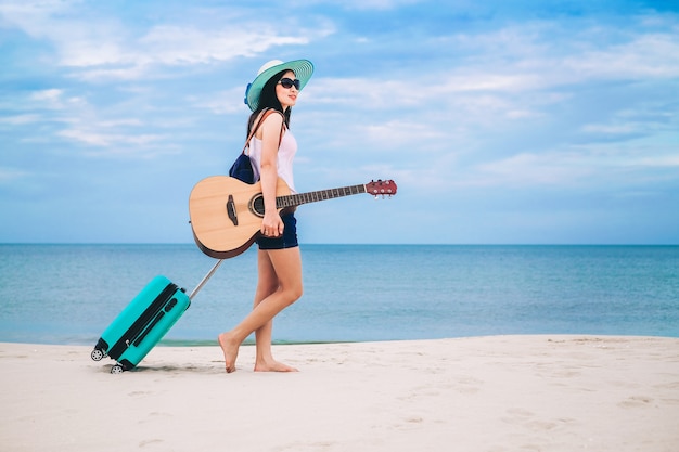 woman traveler 