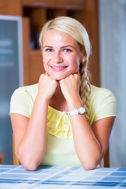 woman wearing hair in braids