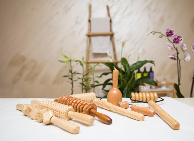 Wooden equipment for anti-cellulite maderotherapy massage