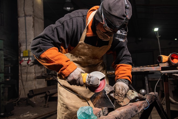 Work in a mechanical workshop with various tools