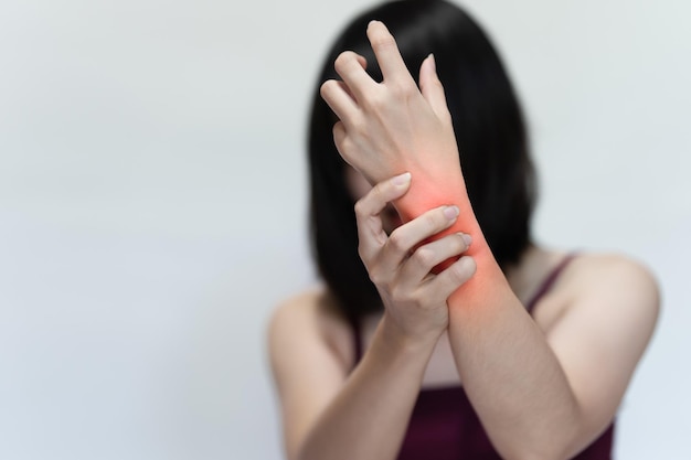 Wrist pain in women with carpal tunnel syndrome