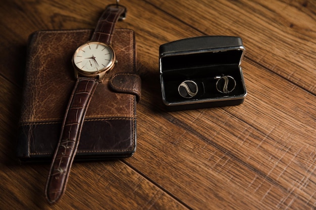 Wristwatch wallet and cufflinks