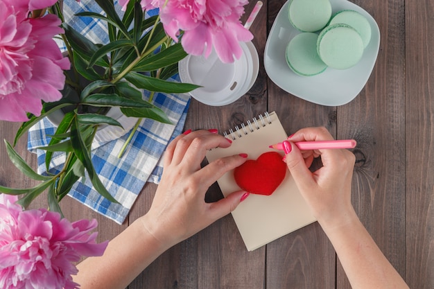 Photo writing love letter for valentine's day