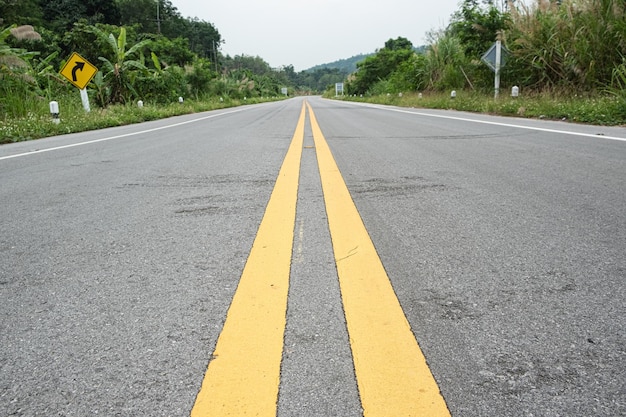 The yellow line divides the routeselective focus