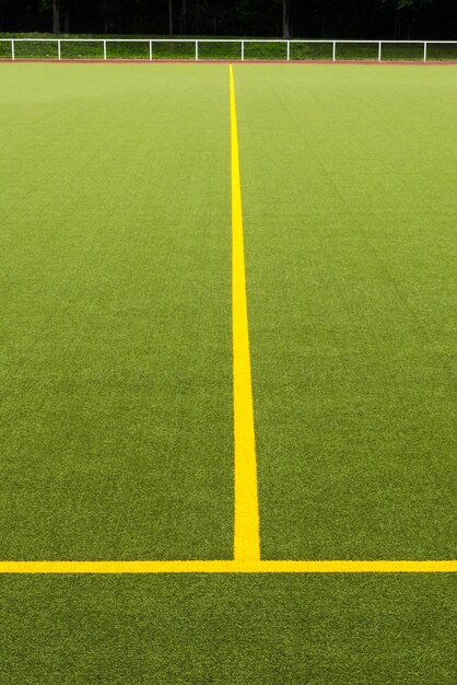 Photo yellow soccer field