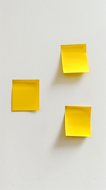 Photo a yellow sticky note is posted on a background