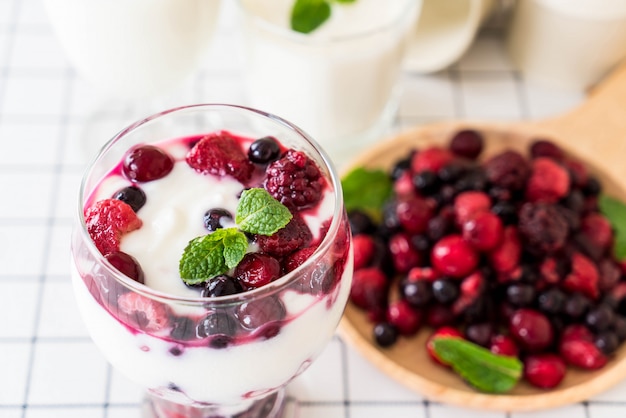 yogurt with mixed berries