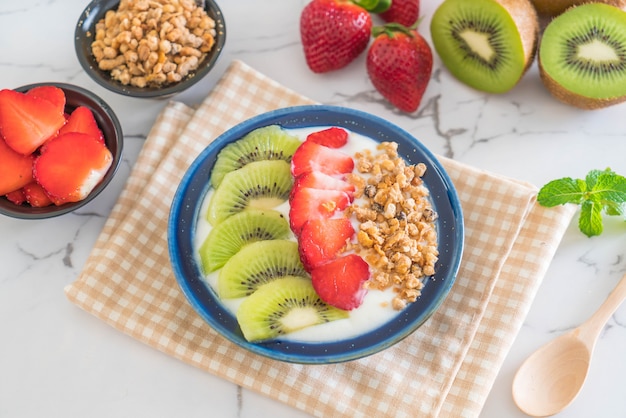 yogurt with strawberry, kiwi and granola 