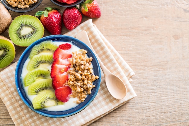 yogurt with strawberry, kiwi and granola 