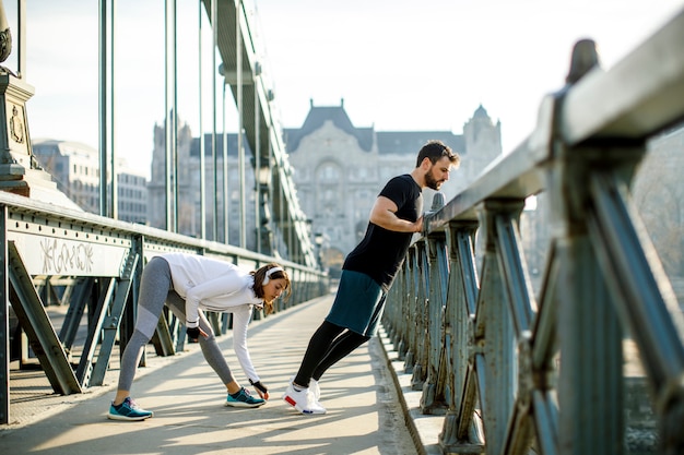 Young couple have training in urban enviroment