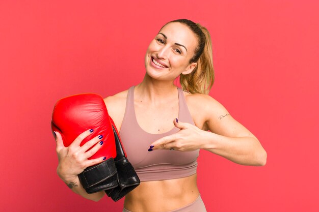 Photo young pretty woman boxing and fitness concept