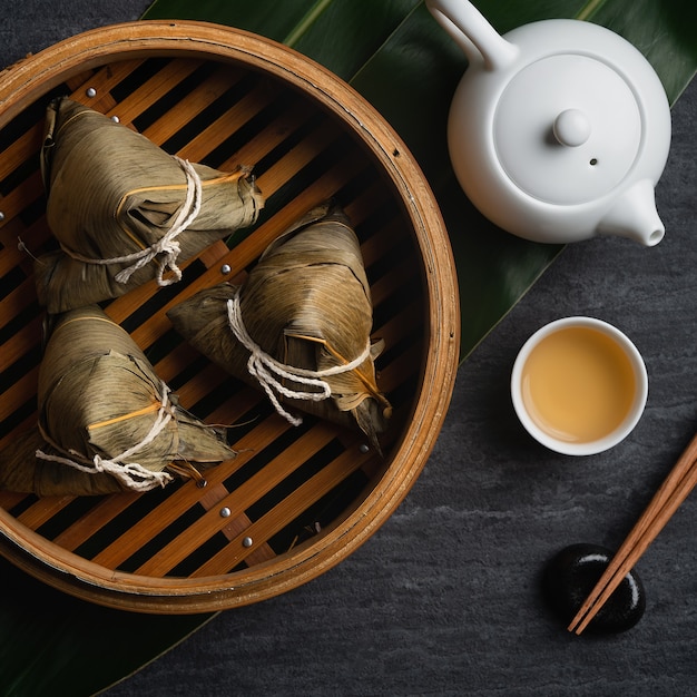 Photo zongzi rice dumpling top view for chinese traditional dragon boat festival