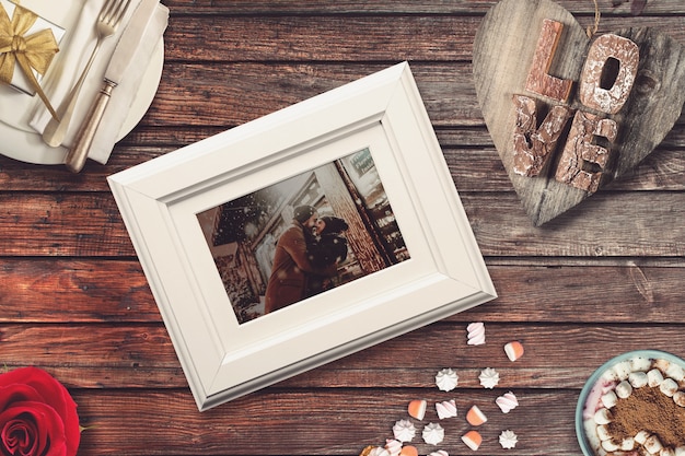 PSD frame mockup with valentine design