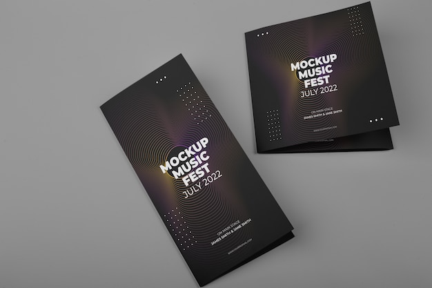 PSD high angle of trifold landscape brochure mock-up