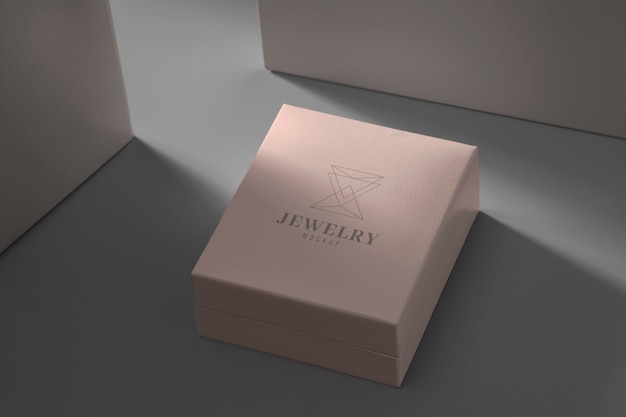 Luxurious jewelry packaging arrangement