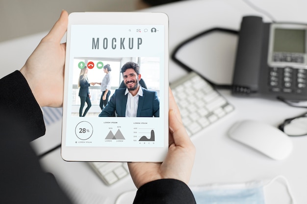 Man holding a tablet mock-up