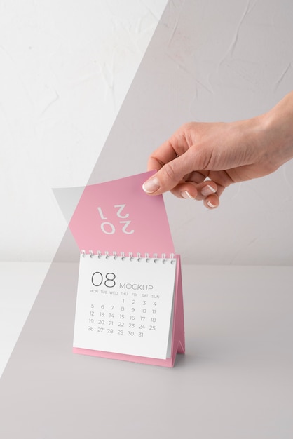 Minimal calendar mock-up arrangement