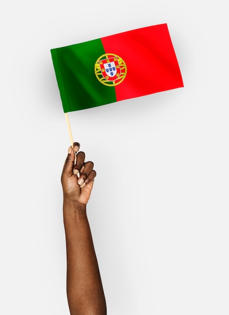 PSD person waving the flag of portuguese republic