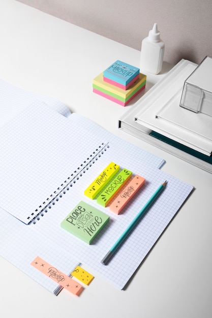 PSD small portable post it note mockup design