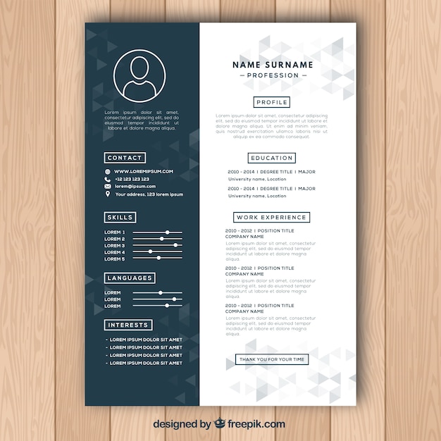 Curriculum template with polygonal shapes