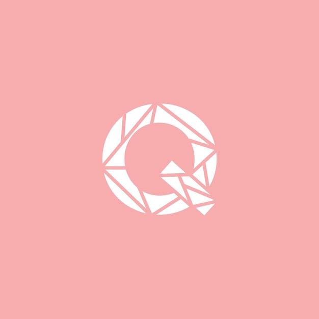 Logo Q is white with pink background